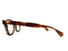 AR 46-22 Demi Amber 写真03