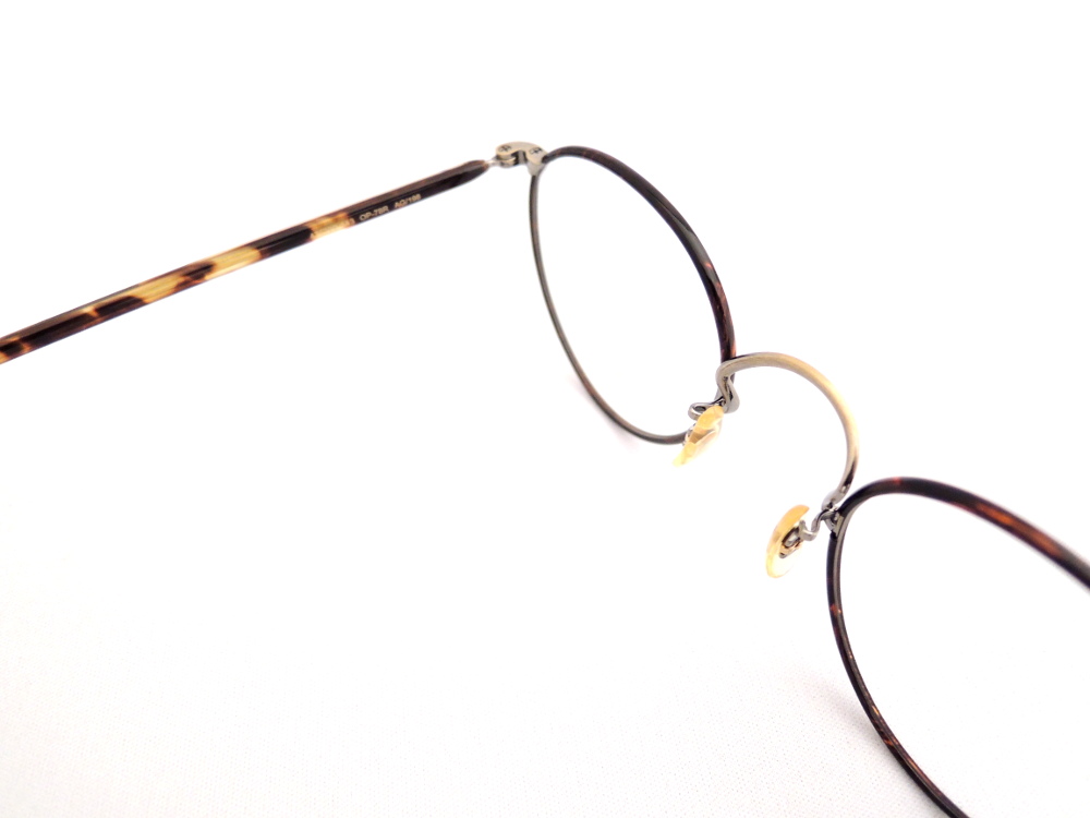 OLIVER PEOPLES オリバーピープルズ