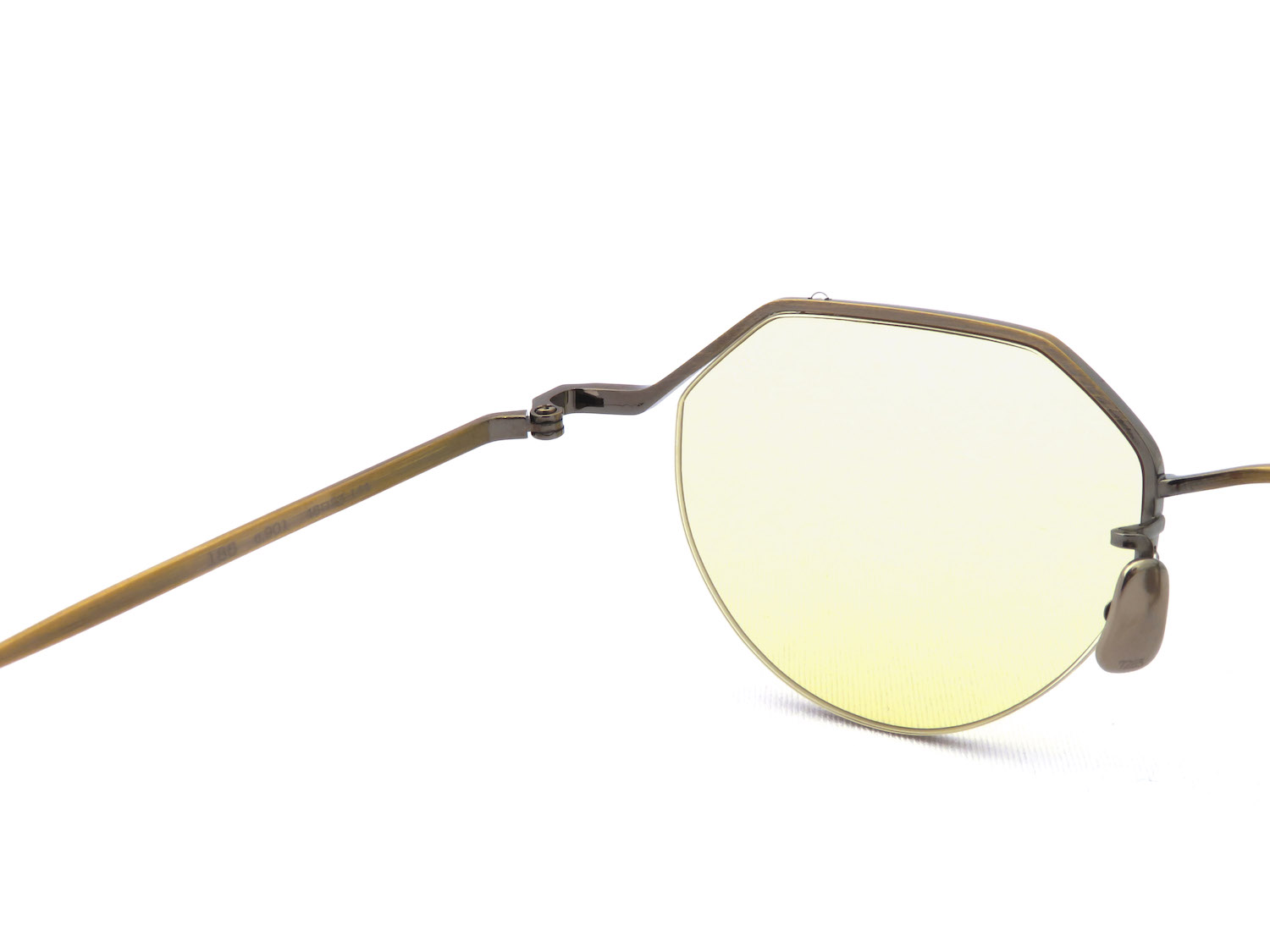 モデルです EYEVAN7285 188 col.801 最新モデル にてレンズ
