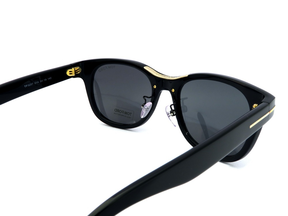 TOM FORD サングラス　TF9257